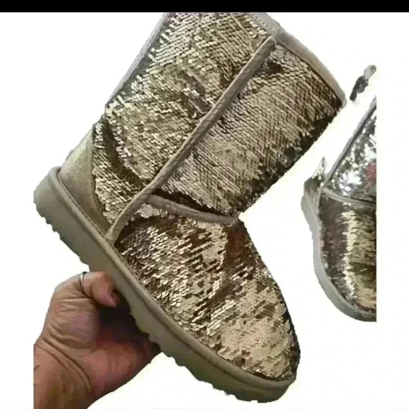 Ugg Womens Rose GoldClassic Boots Classic Short Sequin Boot 8 - Picture 7 of 16